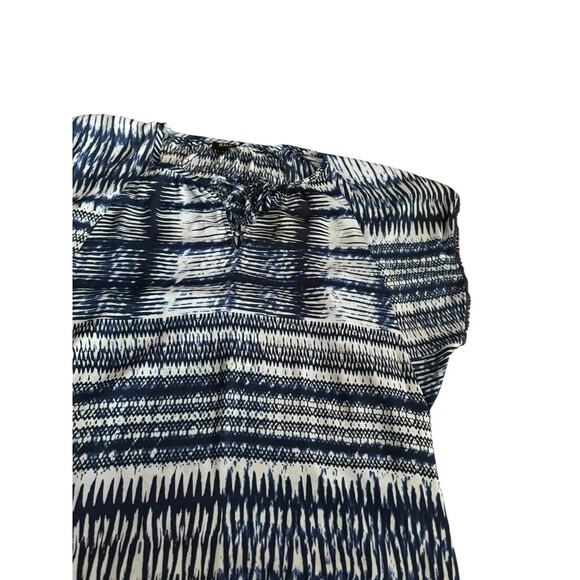 A.N.A  Blouse Blue Short Sleeve‎ Blue Pattern Flowy Polyester - Picture 6 of 10